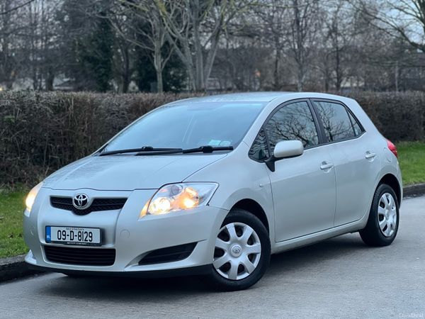 Toyota Auris Hatchback, Petrol, 2009, Silver