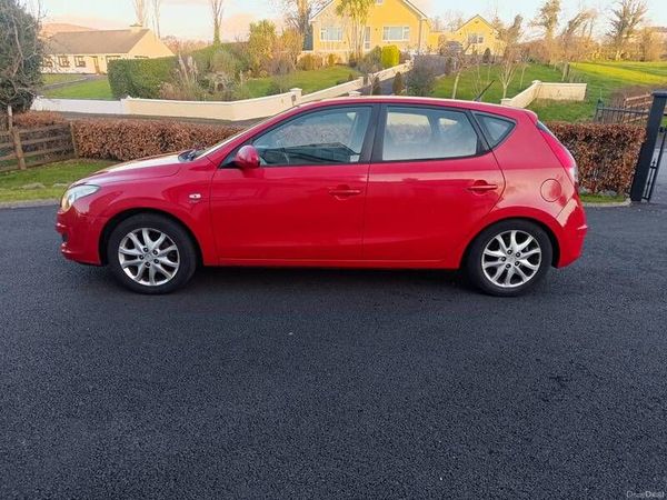 Hyundai i30 Hatchback, Diesel, 2010, Red