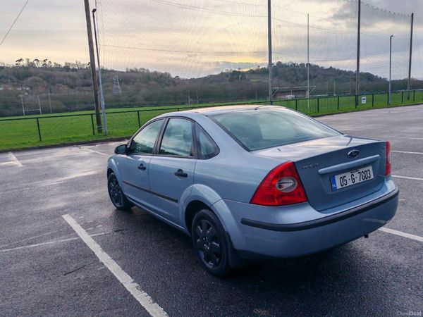 Ford Focus Saloon, Petrol, 2005, Blue