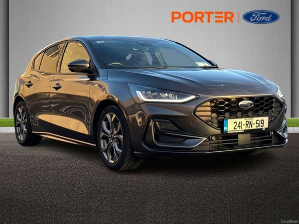Ford Focus Hatchback, Petrol, 2024, Grey
