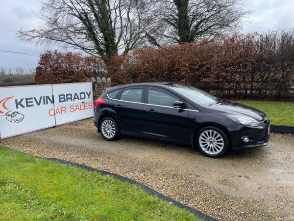 Ford Focus Hatchback, Petrol, 2013, Black