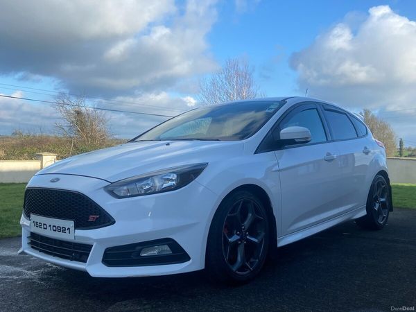 Ford Focus Hatchback, Diesel, 2015, White