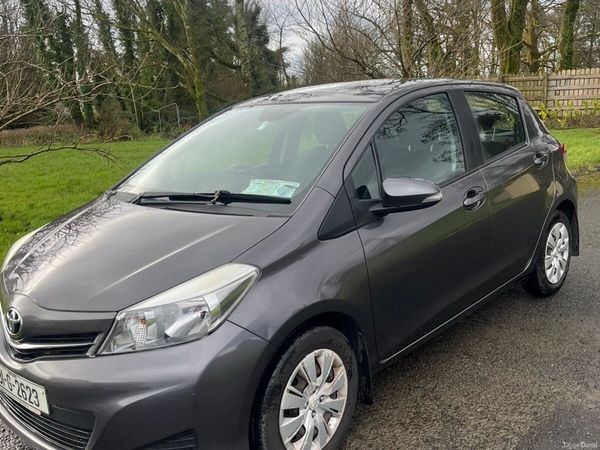 Toyota Yaris Hatchback, Petrol, 2013, Grey