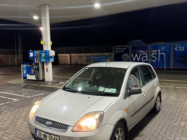 Ford Fiesta Hatchback, Petrol, 2006, Silver