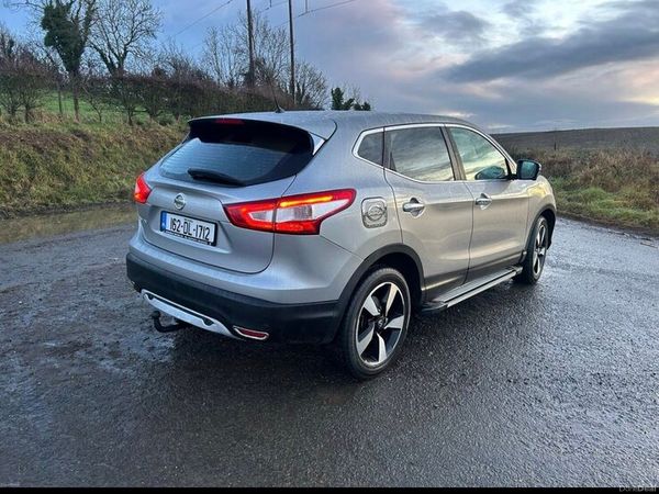 Nissan Qashqai Hatchback, Diesel, 2016, Silver