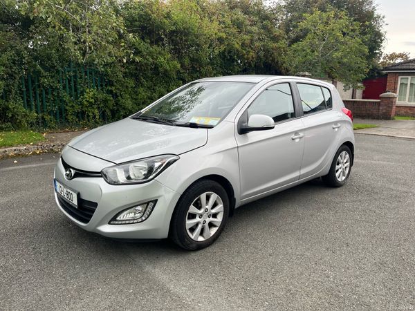 Hyundai i20 Hatchback, Petrol, 2012, Silver