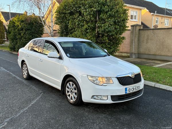 Skoda Superb Hatchback, Diesel, 2010, White