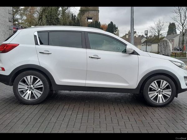 Kia Sportage SUV, Diesel, 2015, White