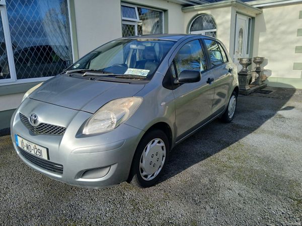 Toyota Yaris Hatchback, Petrol, 2010, Silver