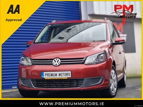 Volkswagen Touran MPV, Petrol, 2015, Red