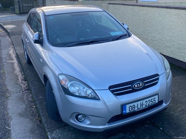 Kia Ceed Hatchback, Petrol, 2008, Silver
