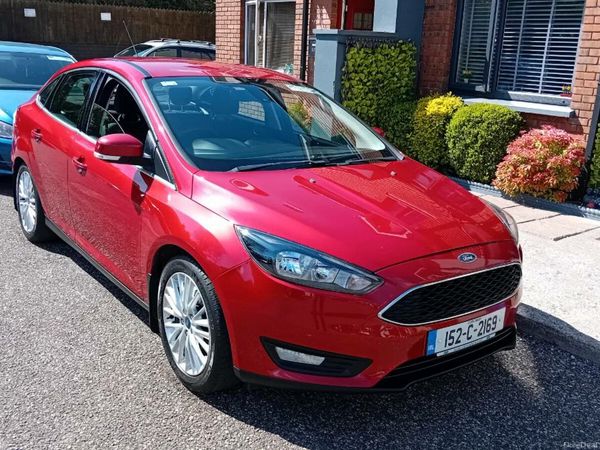 Ford Focus Saloon, Diesel, 2015, Red