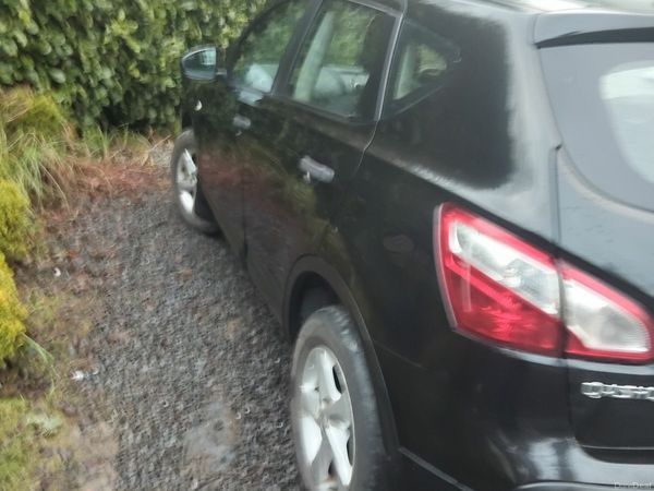 Nissan Qashqai Hatchback, Diesel, 2012, Black