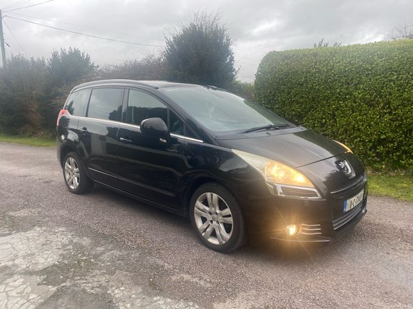 Peugeot 5008 MPV, Diesel, 2011, Black