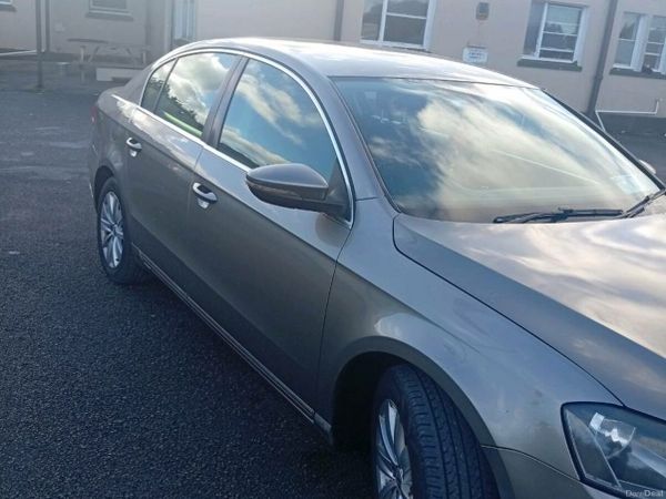 Volkswagen Passat Saloon, Diesel, 2012, Grey