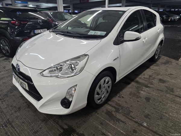 Toyota Aqua Hatchback, Petrol Hybrid, 2016, White