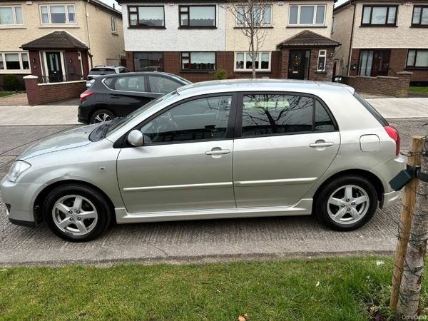 Toyota Corolla Hatchback, Petrol, 2006, Silver