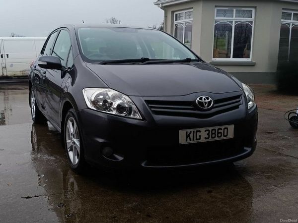 Toyota Auris Hatchback, Diesel, 2011, Grey