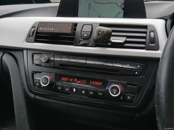 BMW 3-Series Saloon, Diesel, 2012, White