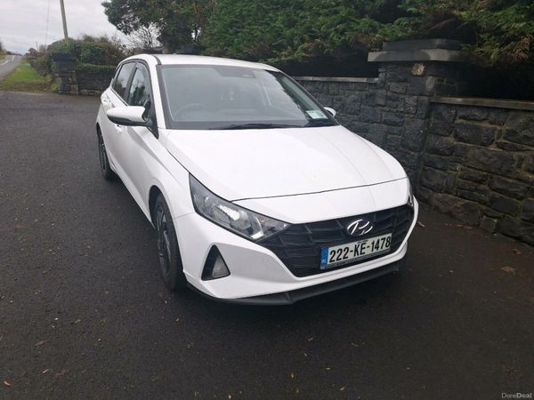 Hyundai i20 Hatchback, Petrol, 2022, White