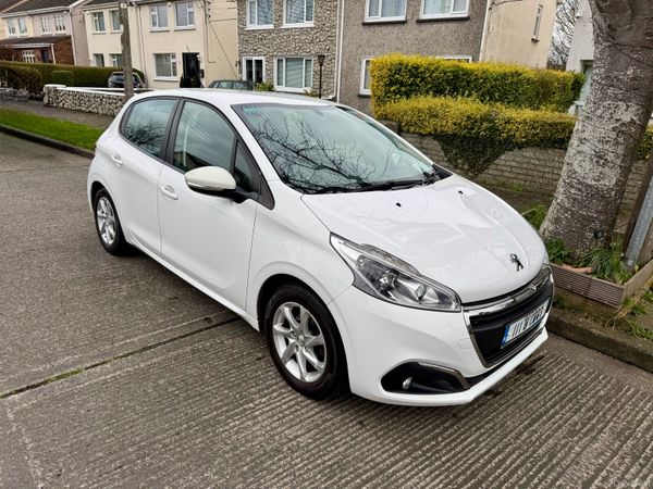 Peugeot 208 Hatchback, Petrol, 2017, White