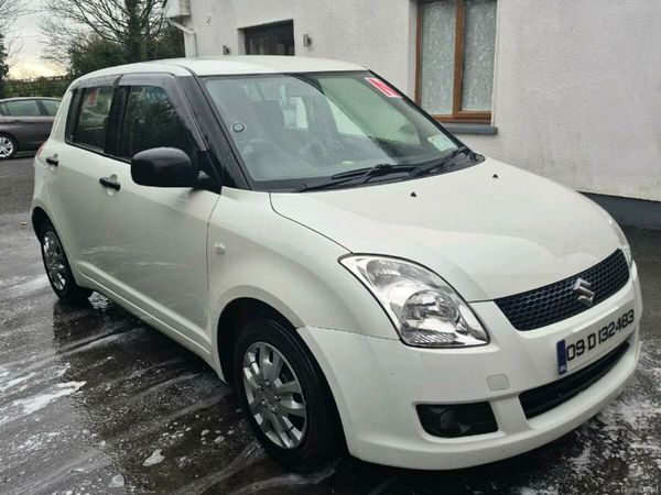 Suzuki Swift Hatchback, Petrol, 2009, White