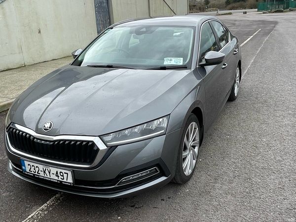 Skoda Octavia Saloon, Diesel, 2023, Grey