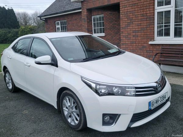 Toyota Corolla Saloon, Diesel, 2016, White
