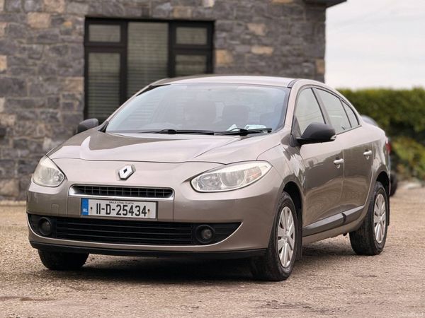Renault Fluence Saloon, Diesel, 2011, Gold
