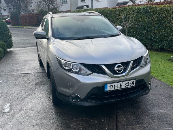 Nissan Qashqai SUV, Diesel, 2017, Silver