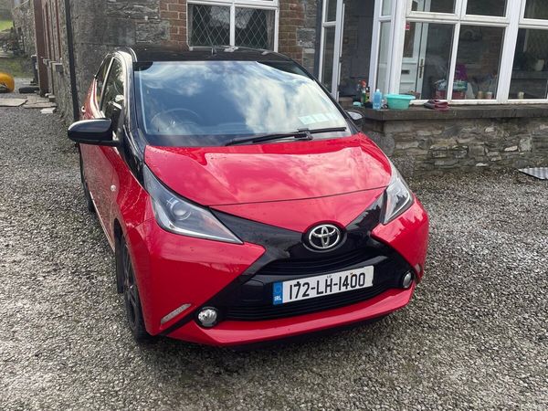 Toyota Aygo Hatchback, Petrol, 2017, Red