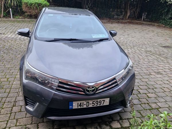 Toyota Corolla Saloon, Diesel, 2014, Grey