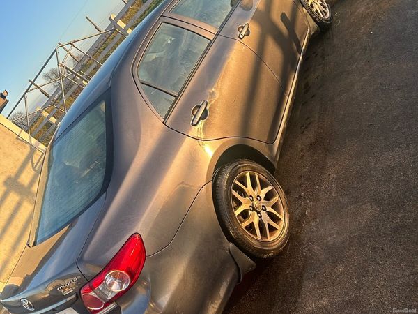 Toyota Corolla Saloon, Diesel, 2013, Grey