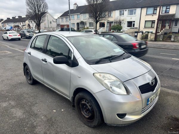 Toyota Yaris Hatchback, Petrol, 2006, Silver