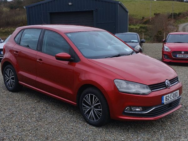 Volkswagen Polo Hatchback, Petrol, 2016, Red