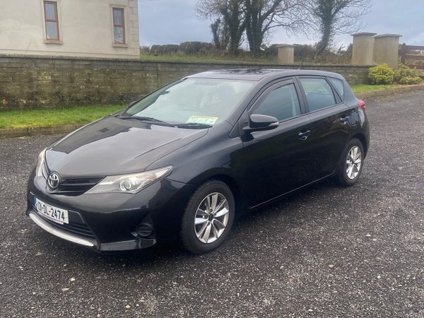 Toyota Auris Hatchback, Diesel, 2013, Black