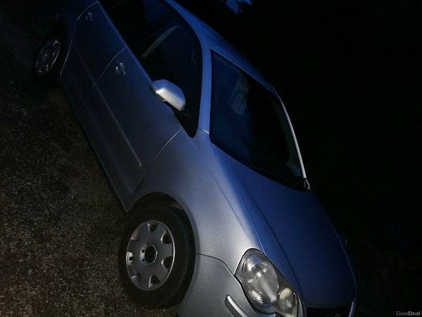 Volkswagen Polo Hatchback, Petrol, 2005, Silver