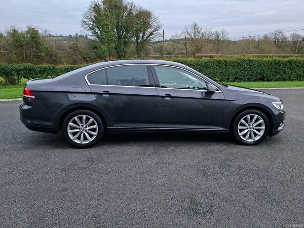 Volkswagen Passat Saloon, Diesel, 2019, Grey