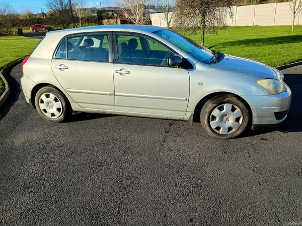 Toyota Corolla Hatchback, Petrol, 2005, Silver