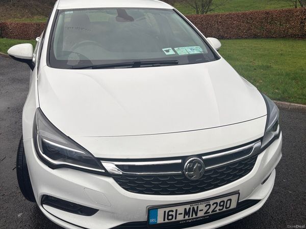 Vauxhall Astra Hatchback, Diesel, 2016, White