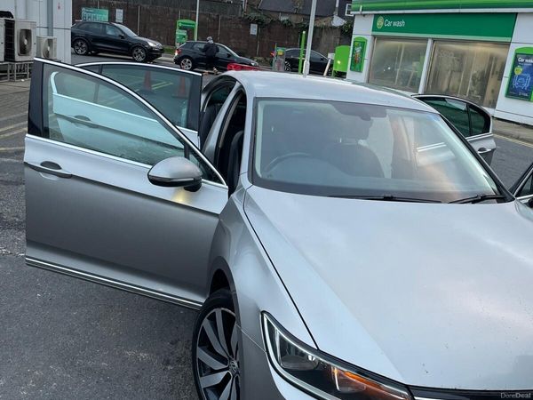 Volkswagen Passat Saloon, Diesel, 2016, Silver
