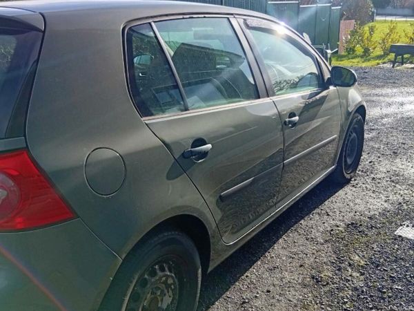 Volkswagen Golf Hatchback, Petrol, 2005, Green