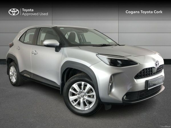 Toyota Yaris Cross Hatchback, Petrol Hybrid, 2023, Silver
