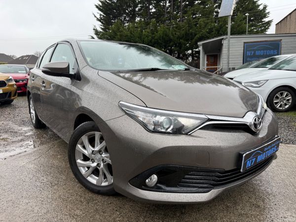 Toyota Auris Hatchback, Petrol, 2018, Grey