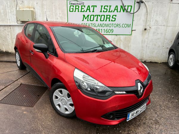 Renault Clio Hatchback, Petrol, 2014, Red