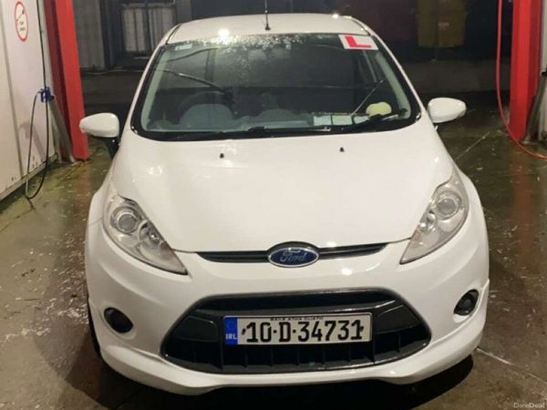 Ford Fiesta Hatchback, Petrol, 2010, White