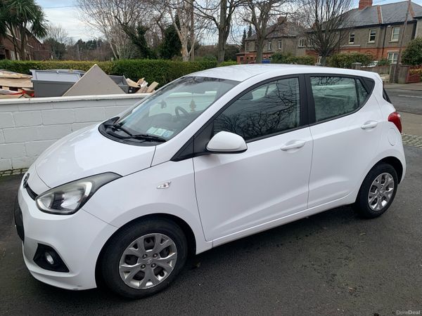 Hyundai i10 Hatchback, Petrol, 2015, White