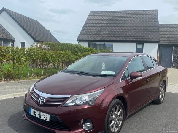 Toyota Avensis Saloon, Diesel, 2013, Red
