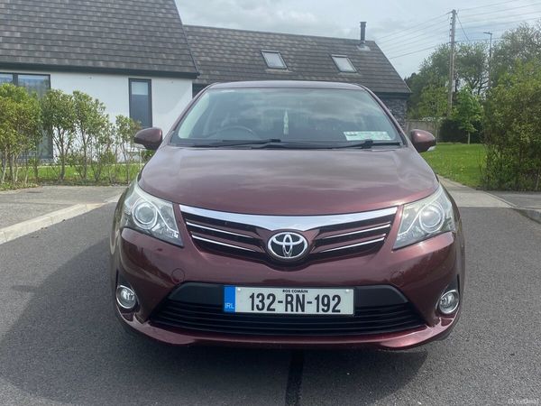 Toyota Avensis Saloon, Diesel, 2013, Red
