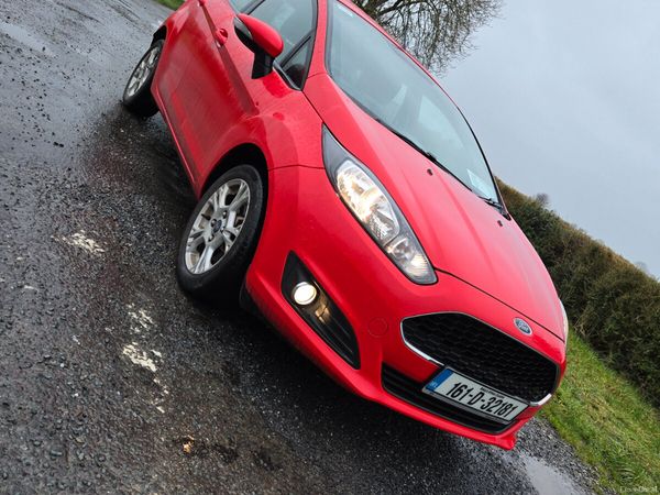 Ford Fiesta Hatchback, Petrol, 2016, Red